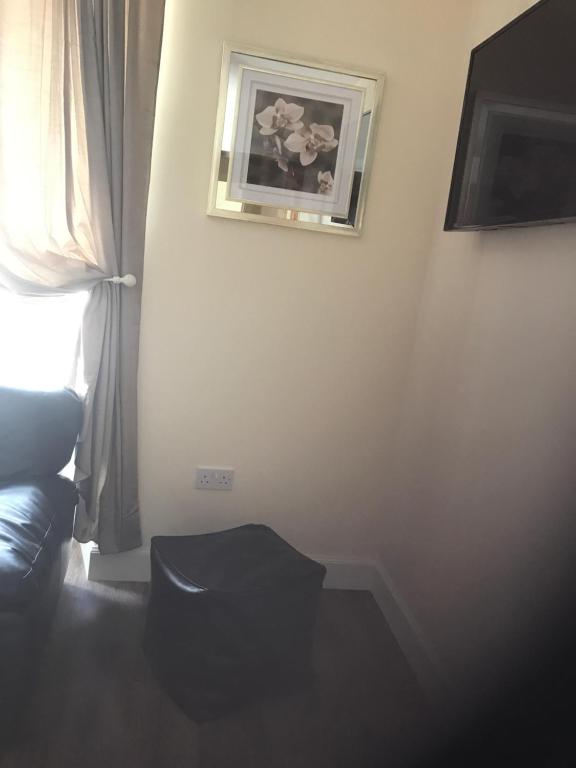 River Ness Apartments room 1
